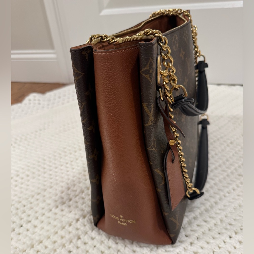 Louis Vuitton Monogram Surene MM Shoulder Bag - Picture 6 of 13